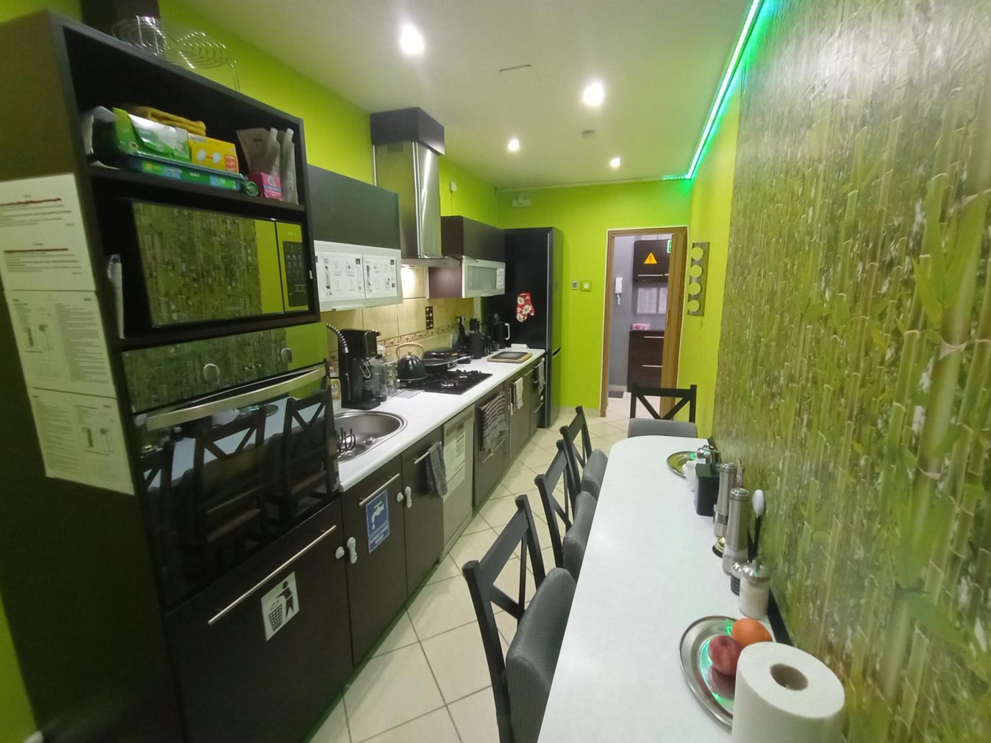APARTAMENT VENGE -CAŁE MIESZKANIE 46m2 NA WYŁĄCZNOŚĆ - Z JEDNĄ SYPIALNIĄ I JEDNYM SYPIALNO-SALONEM -3 PIĘTRO BEZ WINDY- REZERWACJA BEZ KARTY KREDYTOWEJ-KLIMATYZACJA-NETFLIX-2 ŁÓŻECZKA DZIECIĘCE-ŚNIADANIE XXL 30zł Breslávia Exterior foto