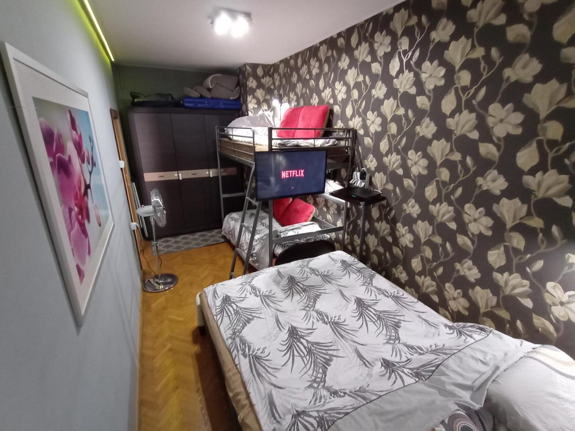 APARTAMENT VENGE -CAŁE MIESZKANIE 46m2 NA WYŁĄCZNOŚĆ - Z JEDNĄ SYPIALNIĄ I JEDNYM SYPIALNO-SALONEM -3 PIĘTRO BEZ WINDY- REZERWACJA BEZ KARTY KREDYTOWEJ-KLIMATYZACJA-NETFLIX-2 ŁÓŻECZKA DZIECIĘCE-ŚNIADANIE XXL 30zł Breslávia Exterior foto